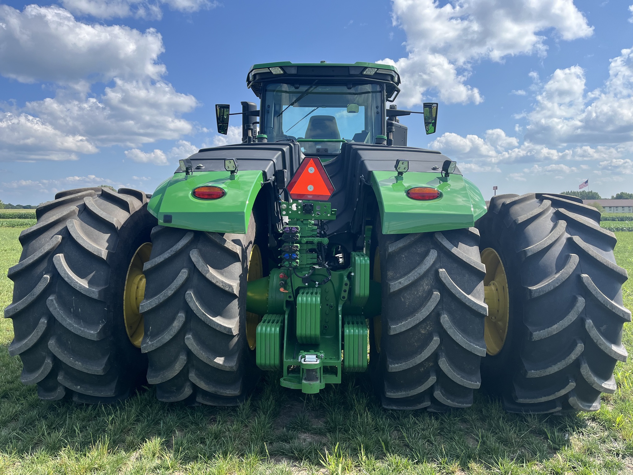  2022 John Deere 9R 590 at Heritage Tractor in Princeton, IL