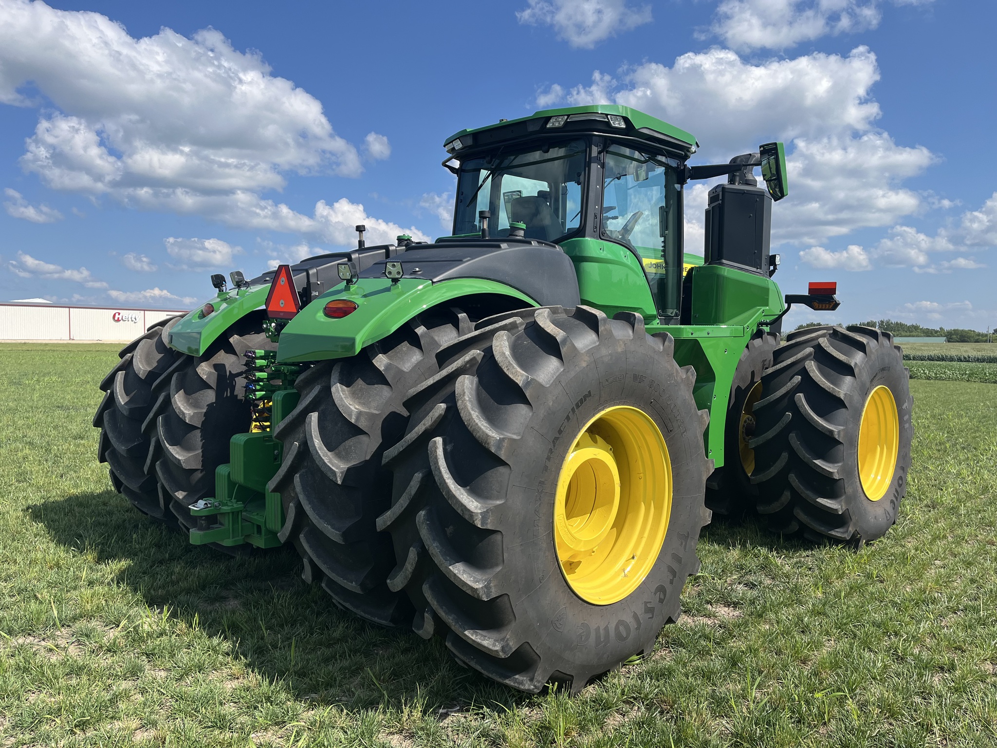  2022 John Deere 9R 590 at Heritage Tractor in Princeton, IL