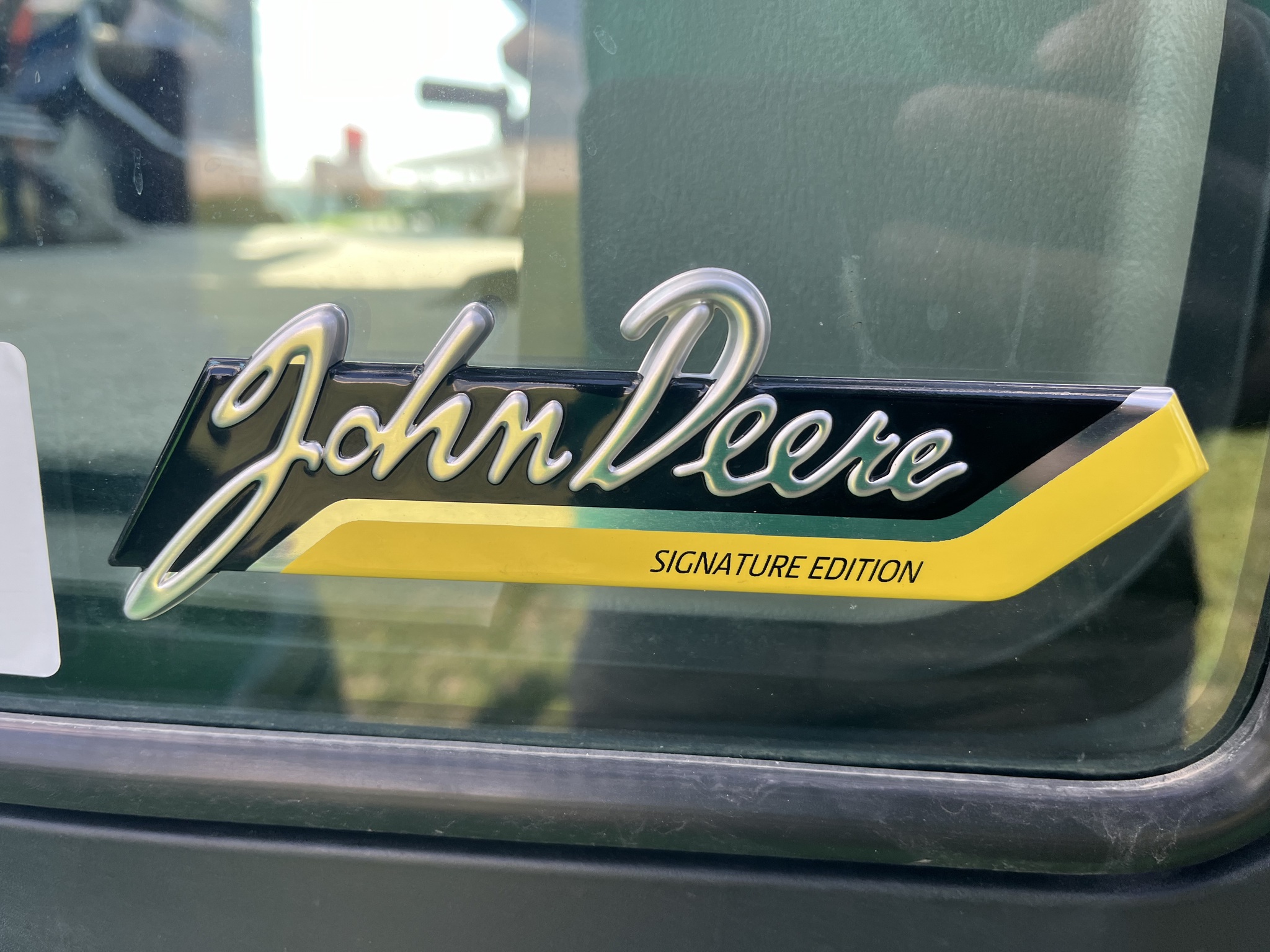  2022 John Deere 9R 590 at Heritage Tractor in Princeton, IL