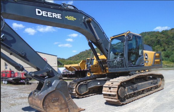 Photo of a 2024 John Deere 300P