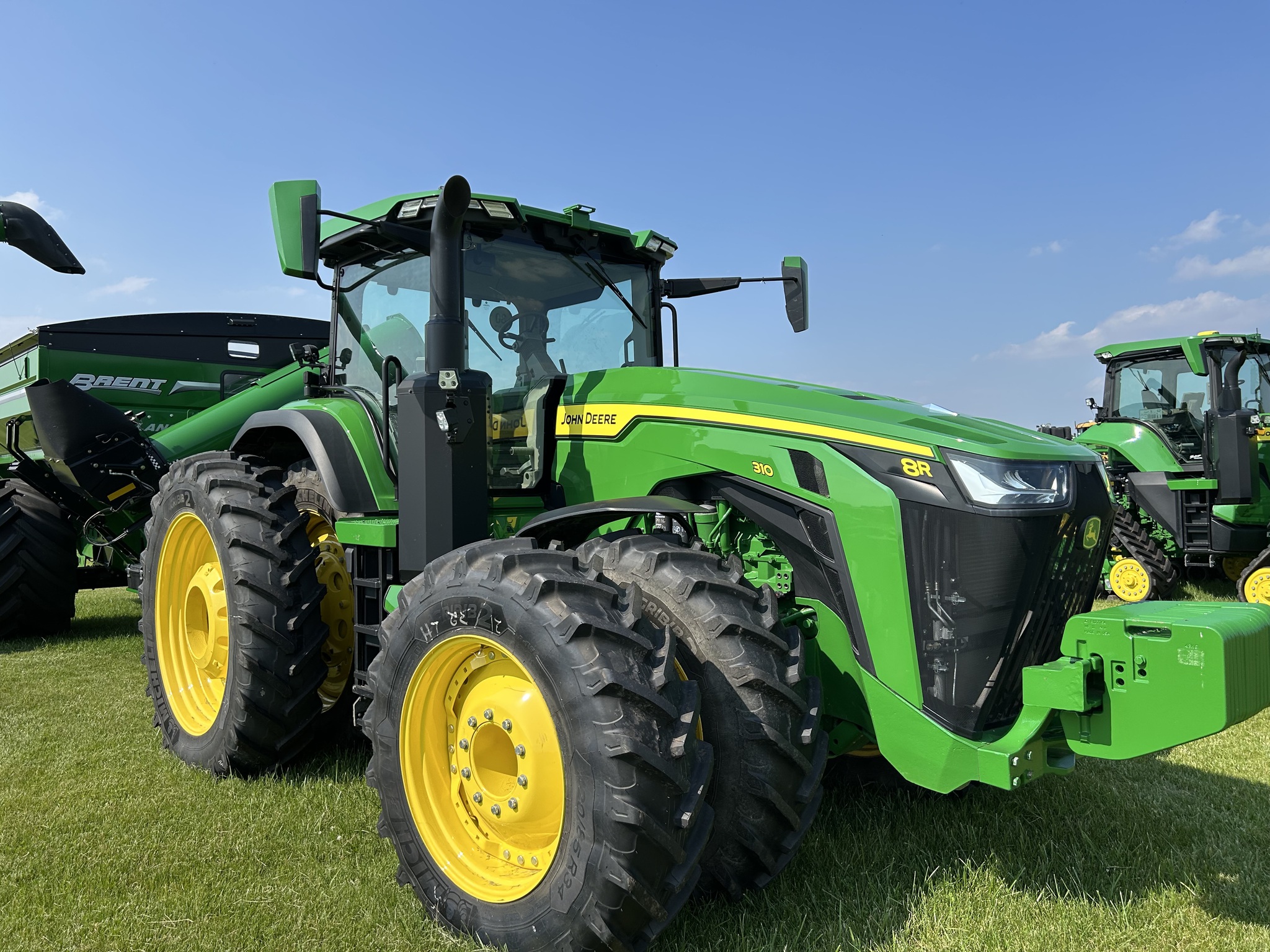  2023 John Deere 8R 310 at Heritage Tractor in Lacon, IL