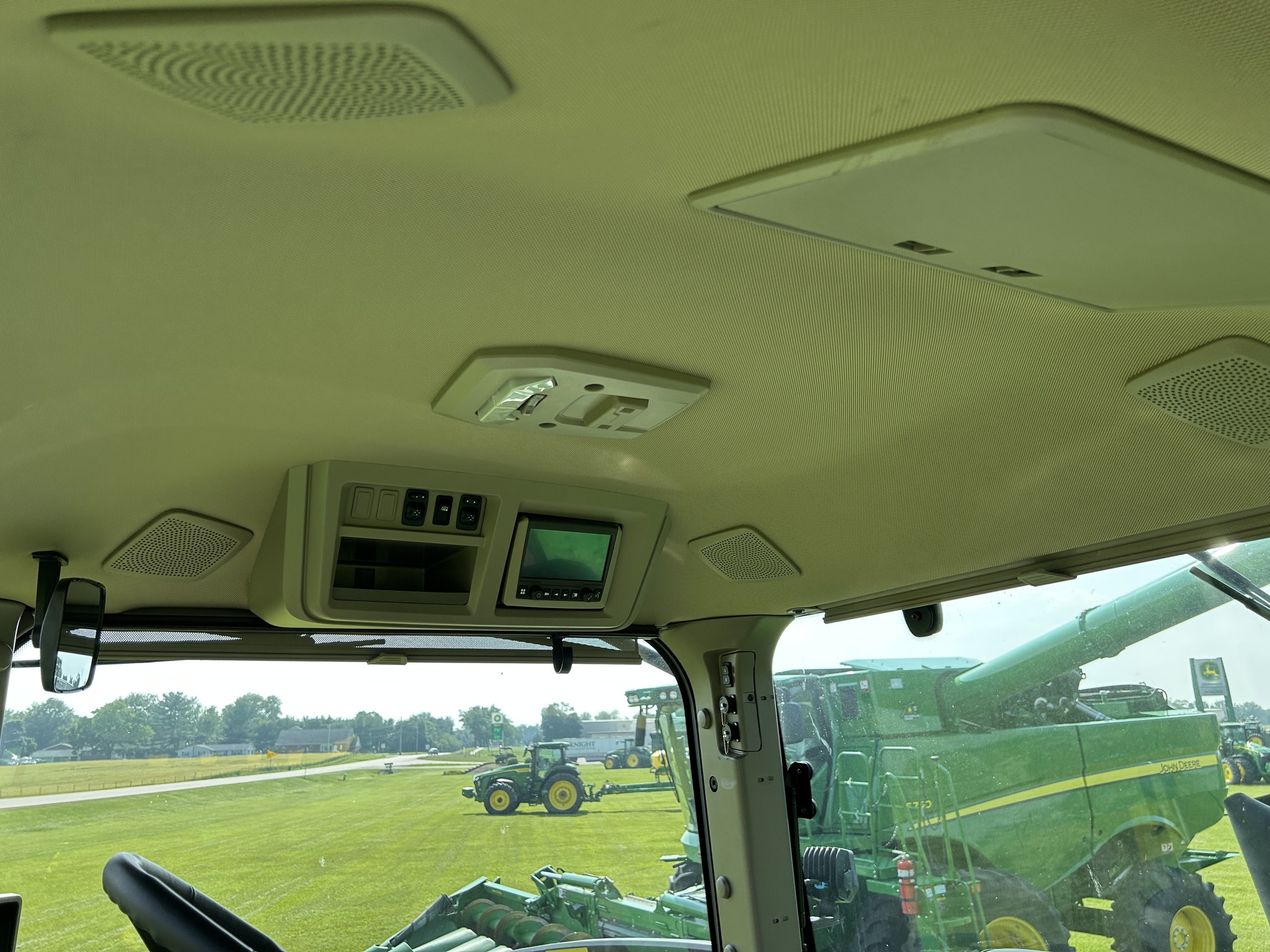  2023 John Deere 8R 310 at Heritage Tractor in Lacon, IL