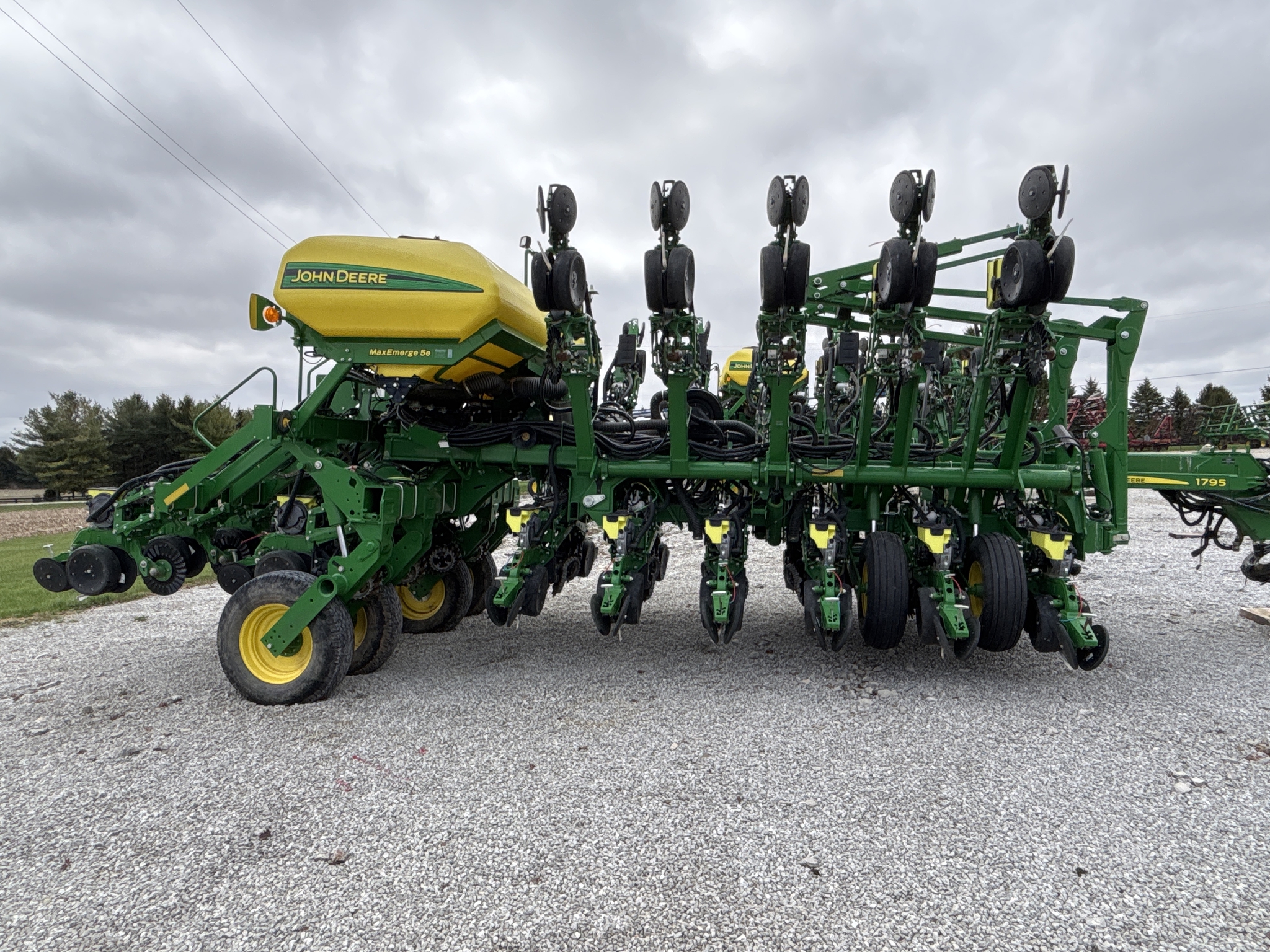 Used 2017 John Deere 1795 Planters: Drawn at Koenig Equipment in Urbana, OH - PhotoXL6