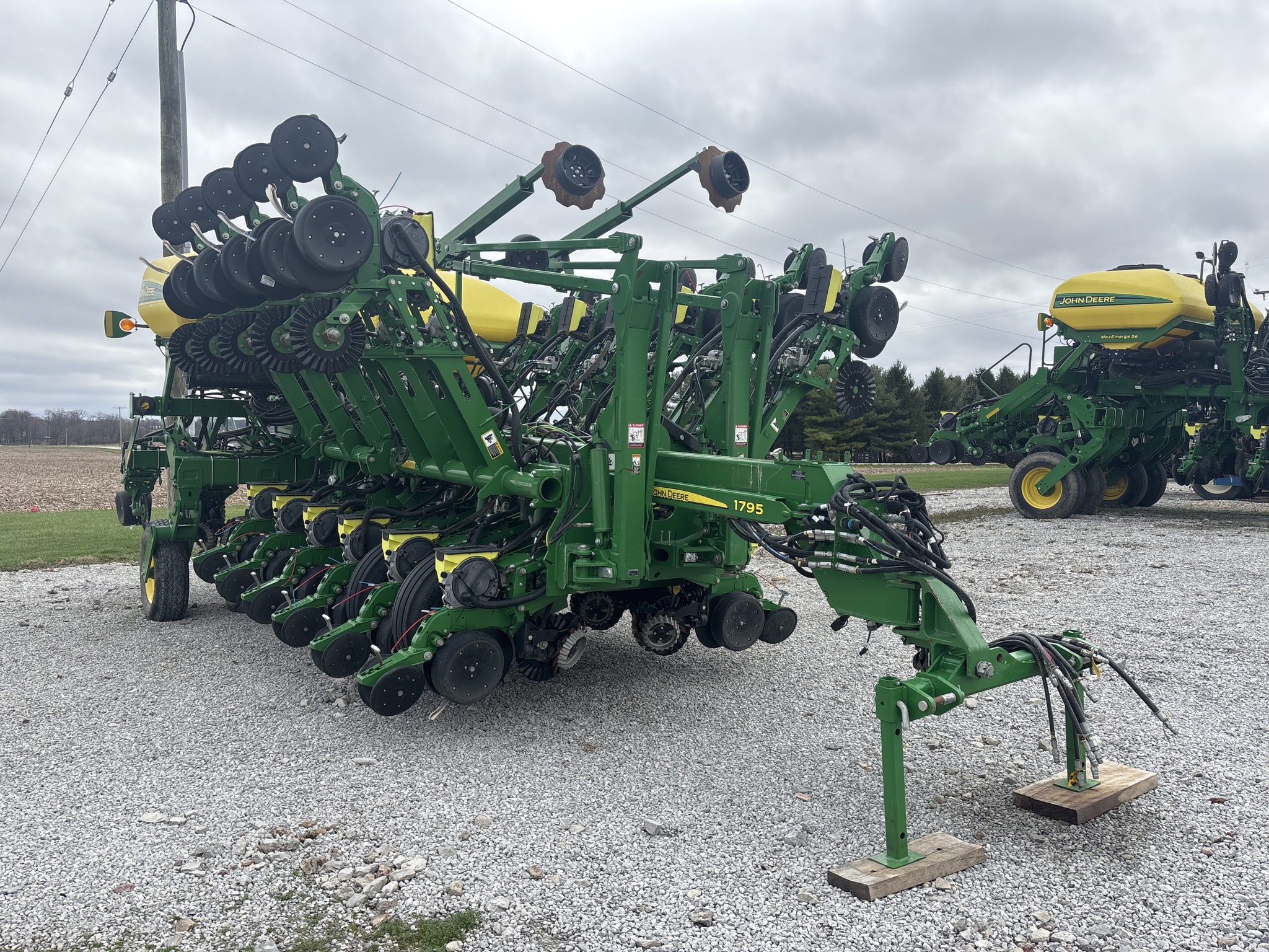 Used 2017 John Deere 1795 Planters: Drawn at Koenig Equipment in Urbana, OH - PhotoXL8