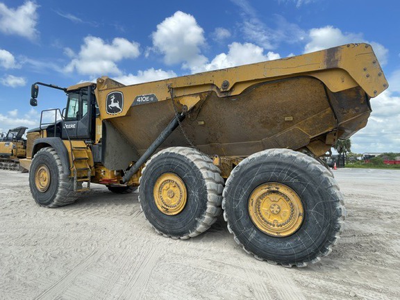 2023 John Deere 410E-II