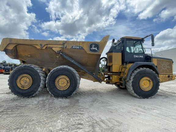 2023 John Deere 410E-II