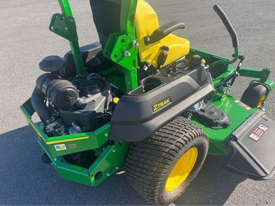 2025 John Deere Z740R Image 6