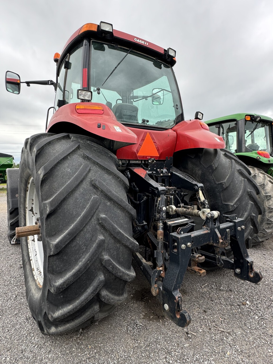 2010 Case IH MAGNUM 215 Image 2