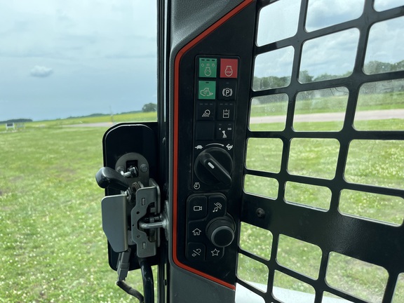 2023 Bobcat S66 - Photo28