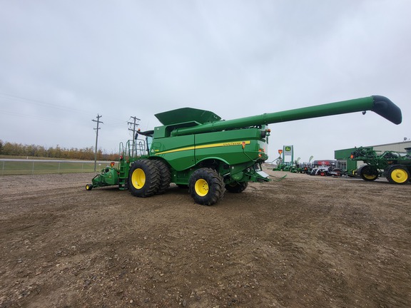 Used 2016 John Deere S680 Combines at Horizon Ag & Turf in St. Paul, AB - Photo13