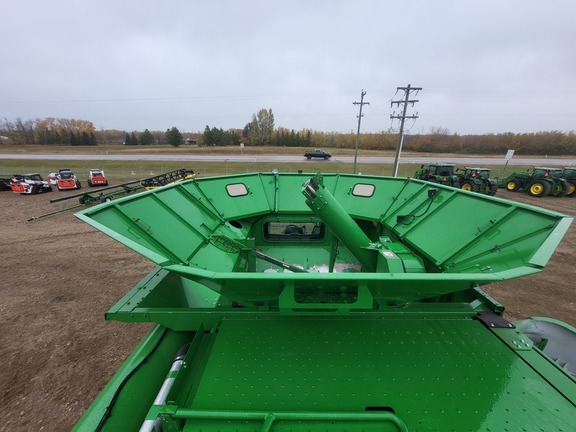 Used 2016 John Deere S680 Combines at Horizon Ag & Turf in St. Paul, AB - Photo18