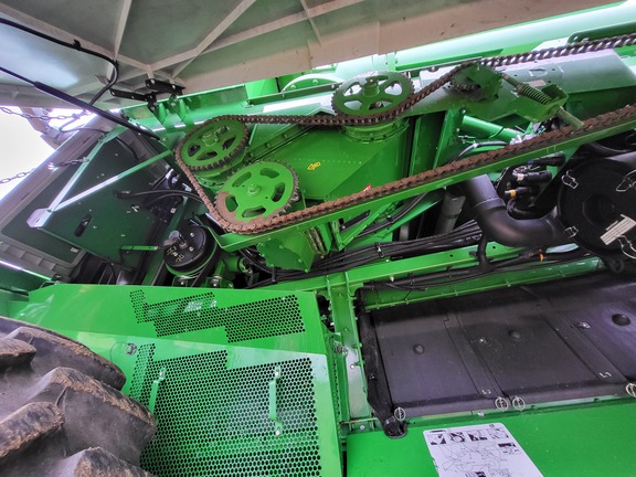 Used 2016 John Deere S680 Combines at Horizon Ag & Turf in St. Paul, AB - Photo24