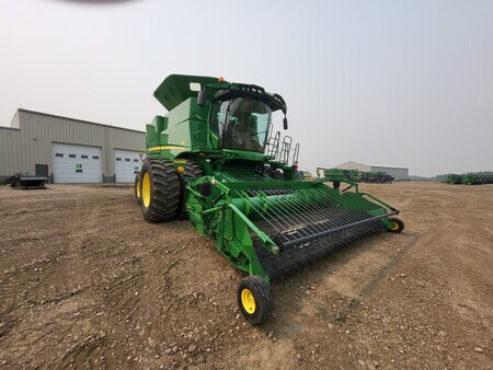 Used 2016 John Deere S680 Combines at Horizon Ag & Turf in St. Paul, AB - Photo5