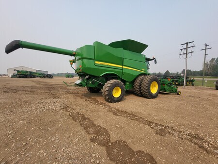 Used 2016 John Deere S680 Combines at Horizon Ag & Turf in St. Paul, AB - Photo7