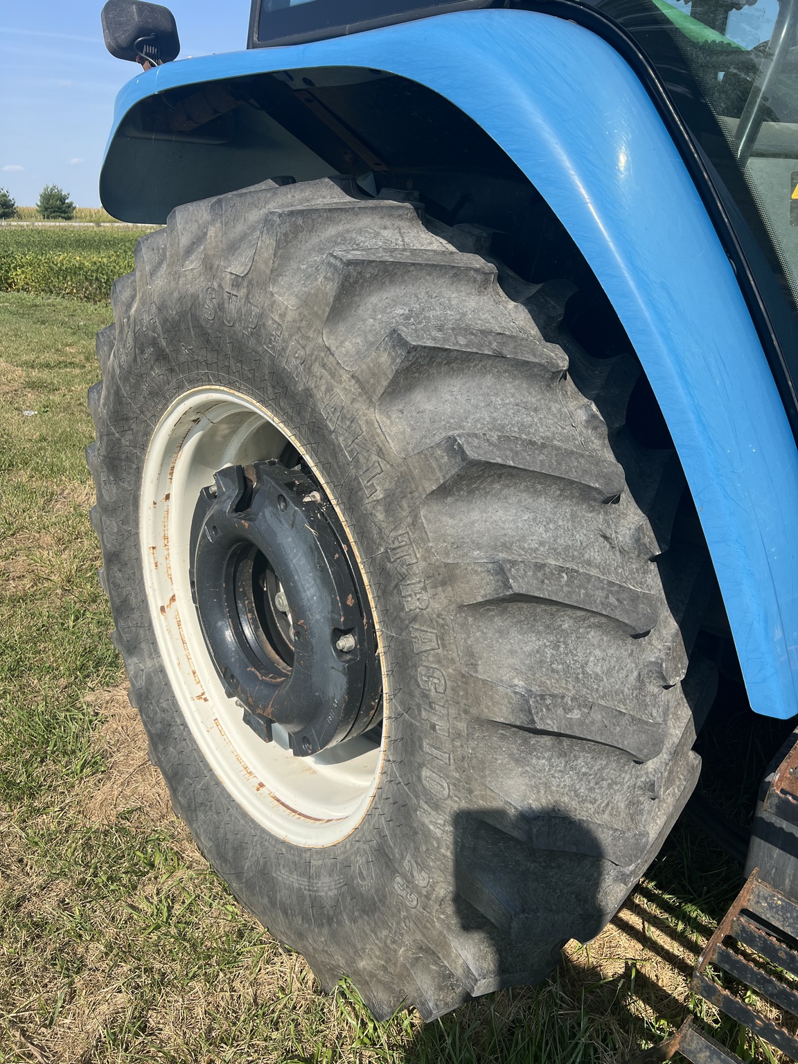 2000 New Holland TS110 Image 4