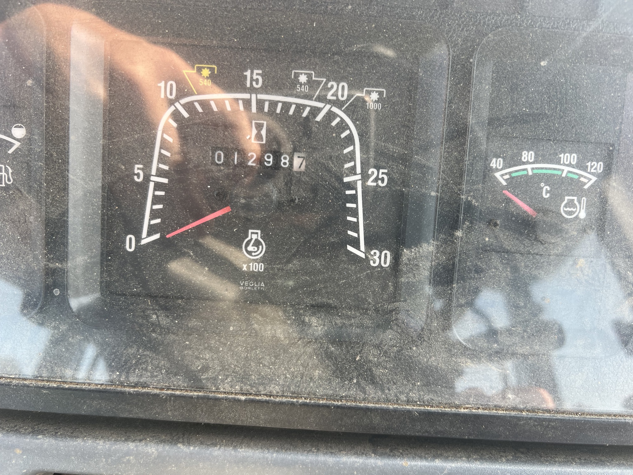 2000 New Holland TS110 Image 8