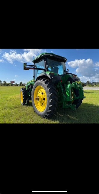 2023 John Deere 8R 250 Image 3