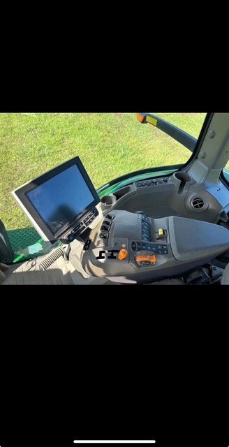 2023 John Deere 8R 250 Image 8