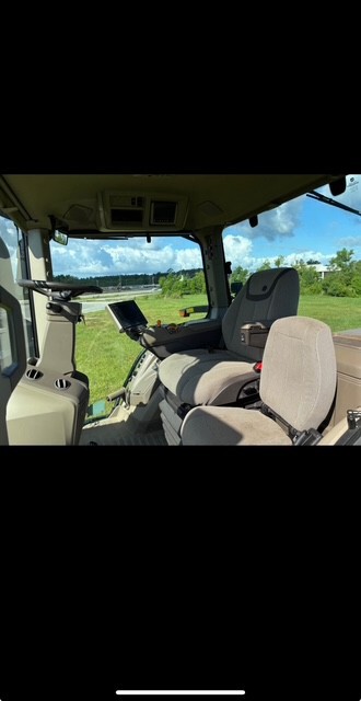 2023 John Deere 8R 250 Image 7