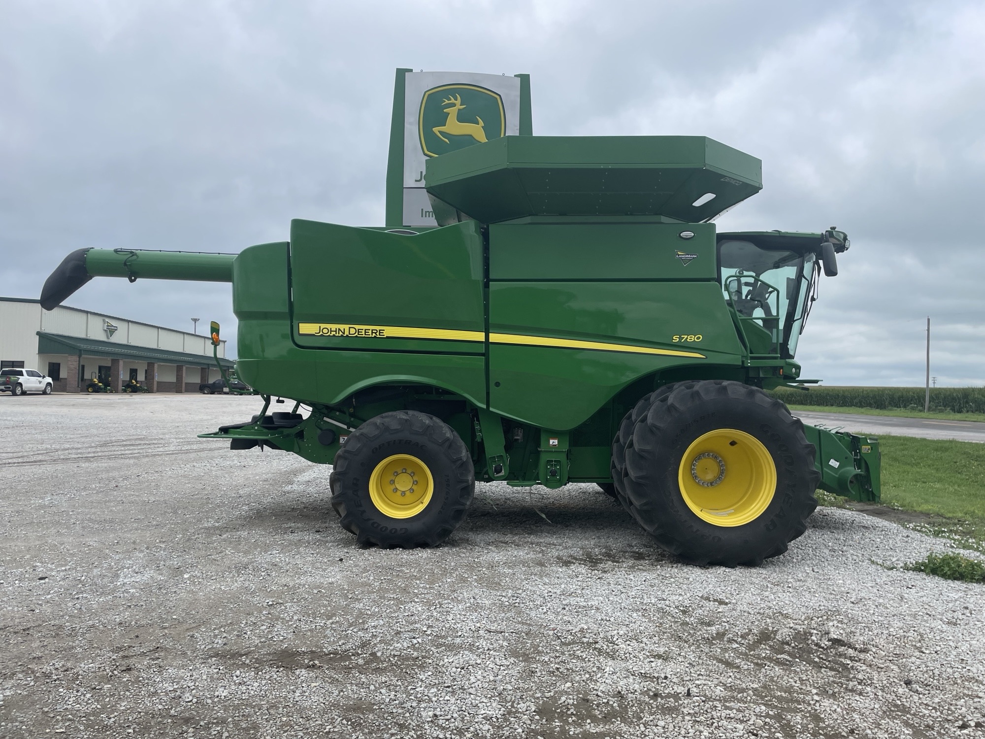 2023 John Deere S780 Image 6