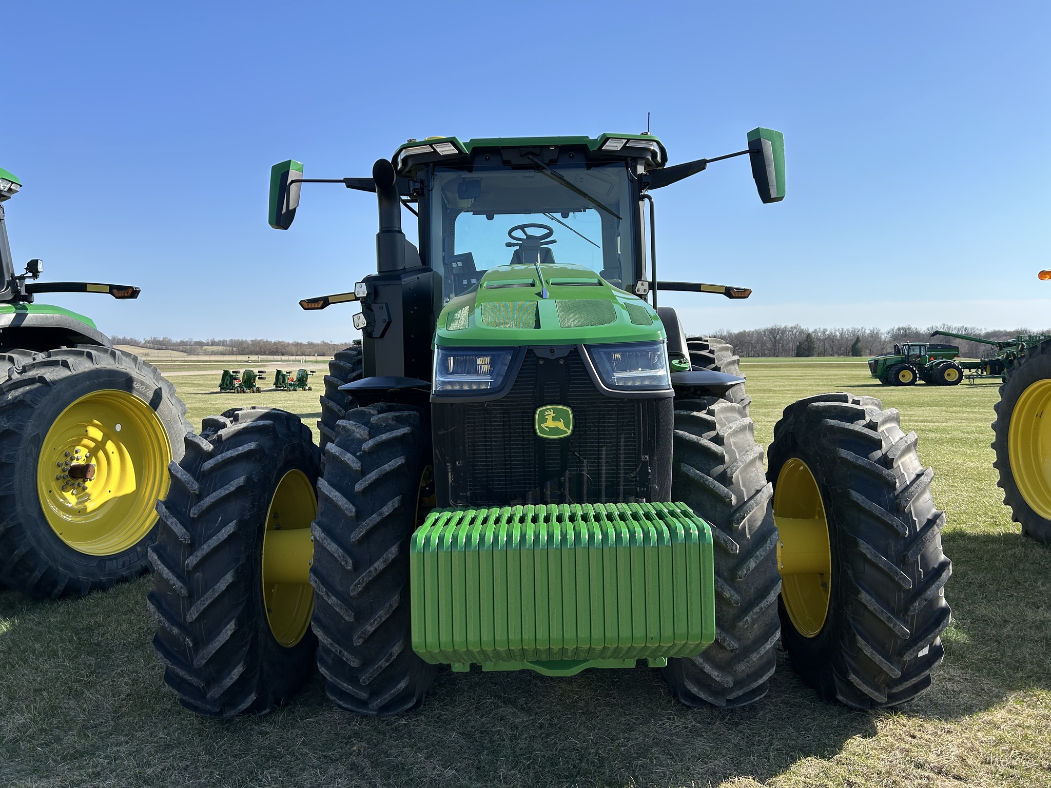  2024 John Deere 8R 370 at Heritage Tractor in Freeport, IL