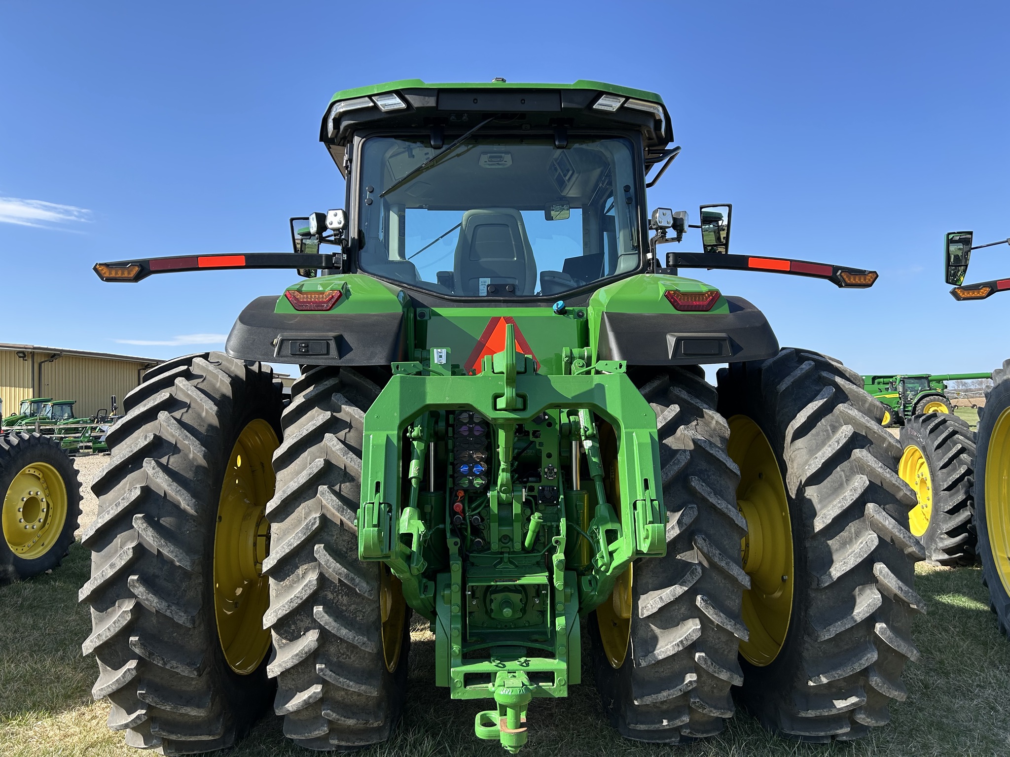  2024 John Deere 8R 370 at Heritage Tractor in Freeport, IL