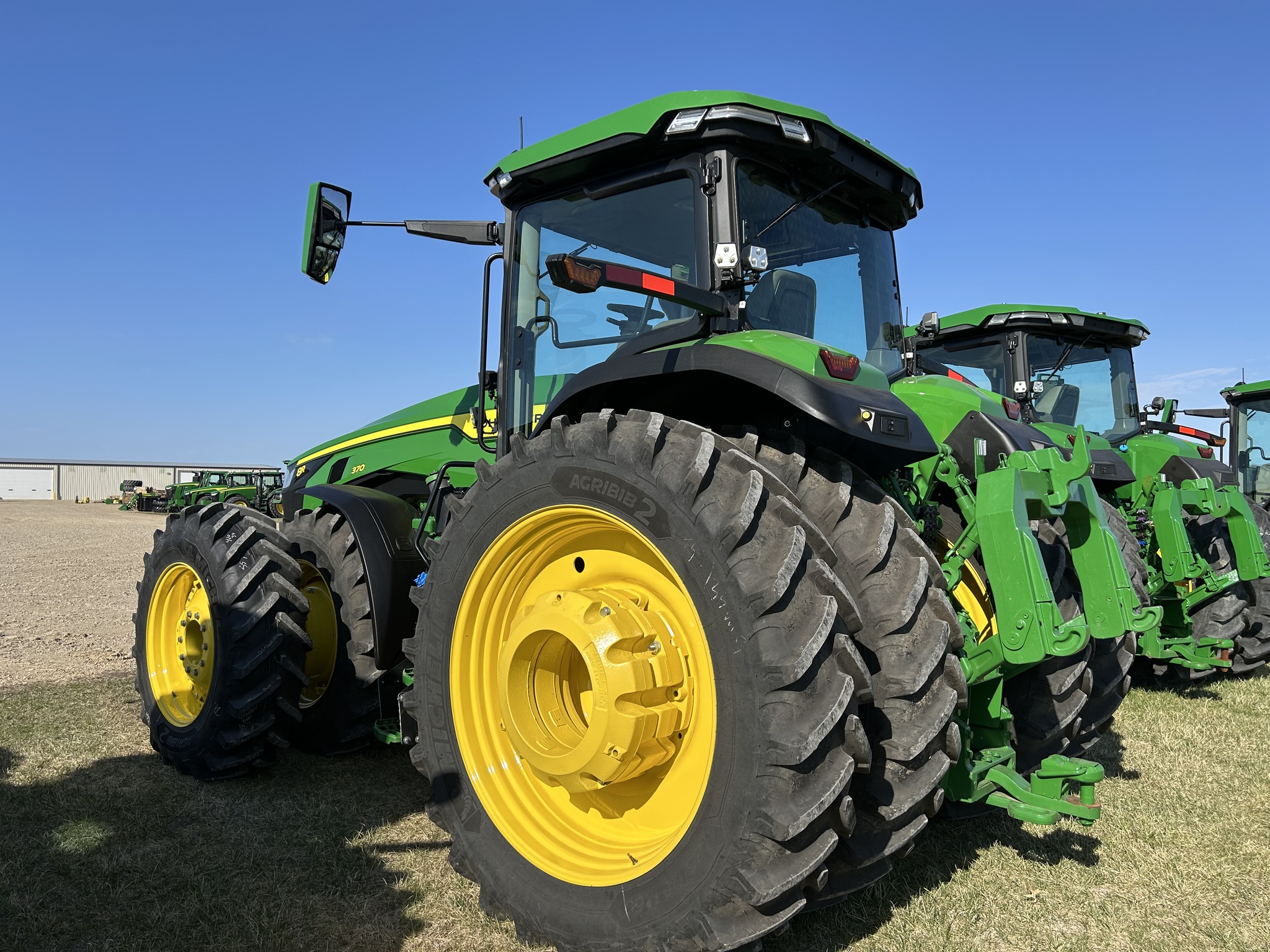  2024 John Deere 8R 370 at Heritage Tractor in Freeport, IL