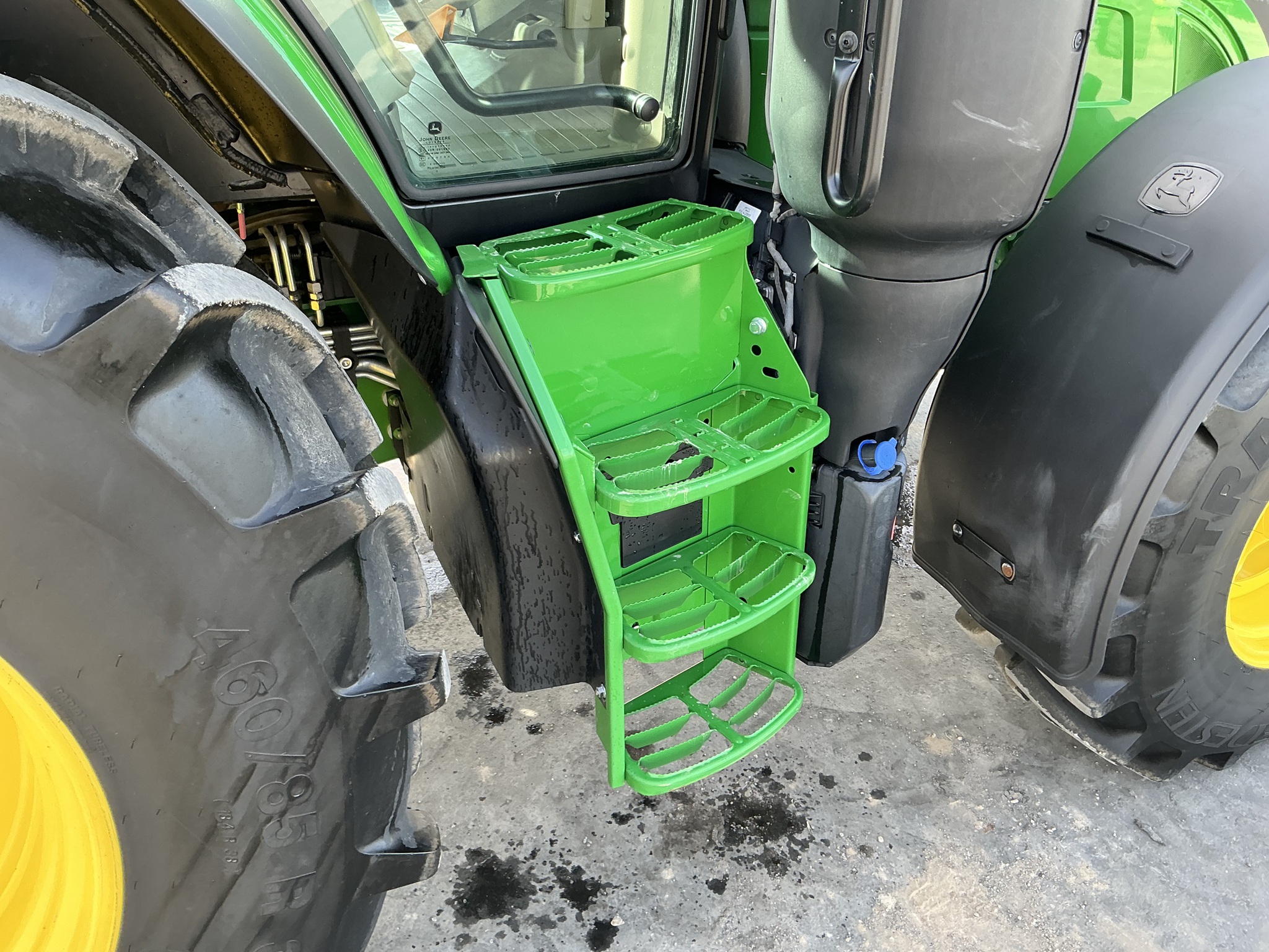 2023 John Deere 6R 140 Image 16