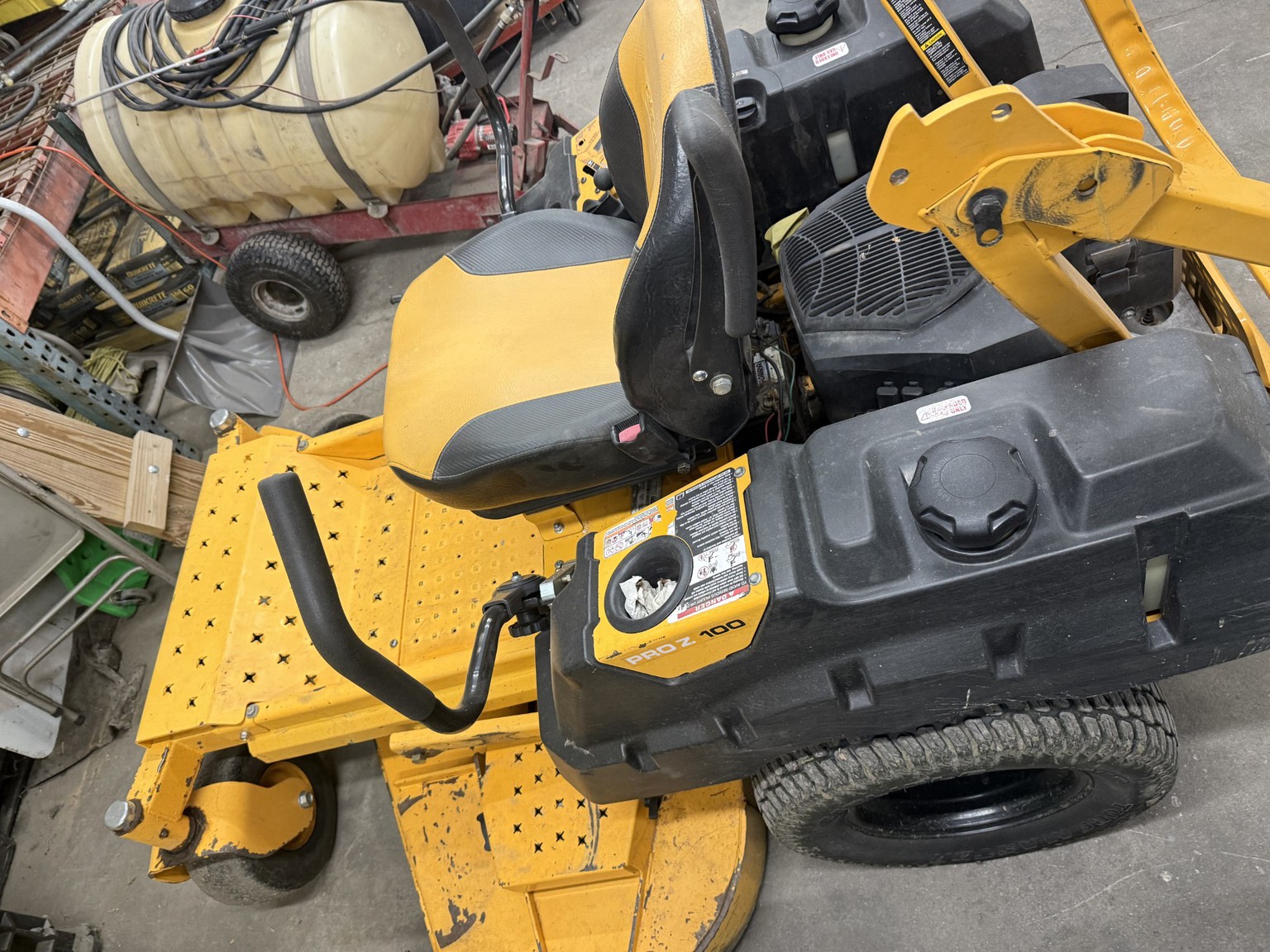 2016 Cub Cadet Pro Z 160L EFI Image 4