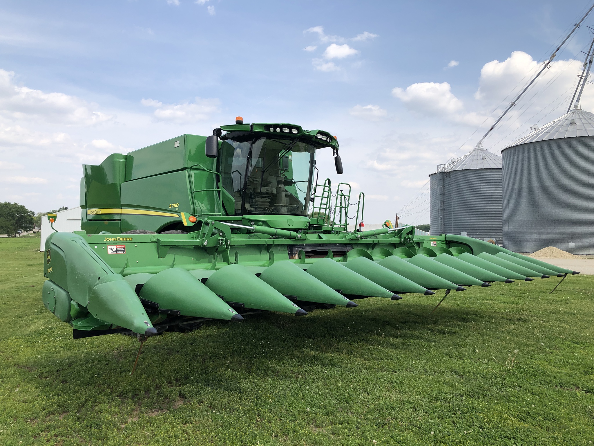 2019 John Deere 712FC Image 9
