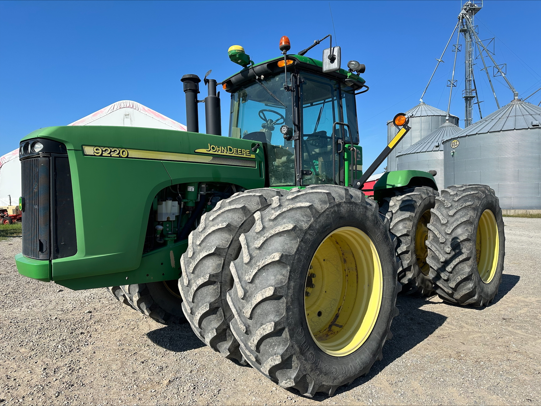 2007 John Deere 9220 Image 1