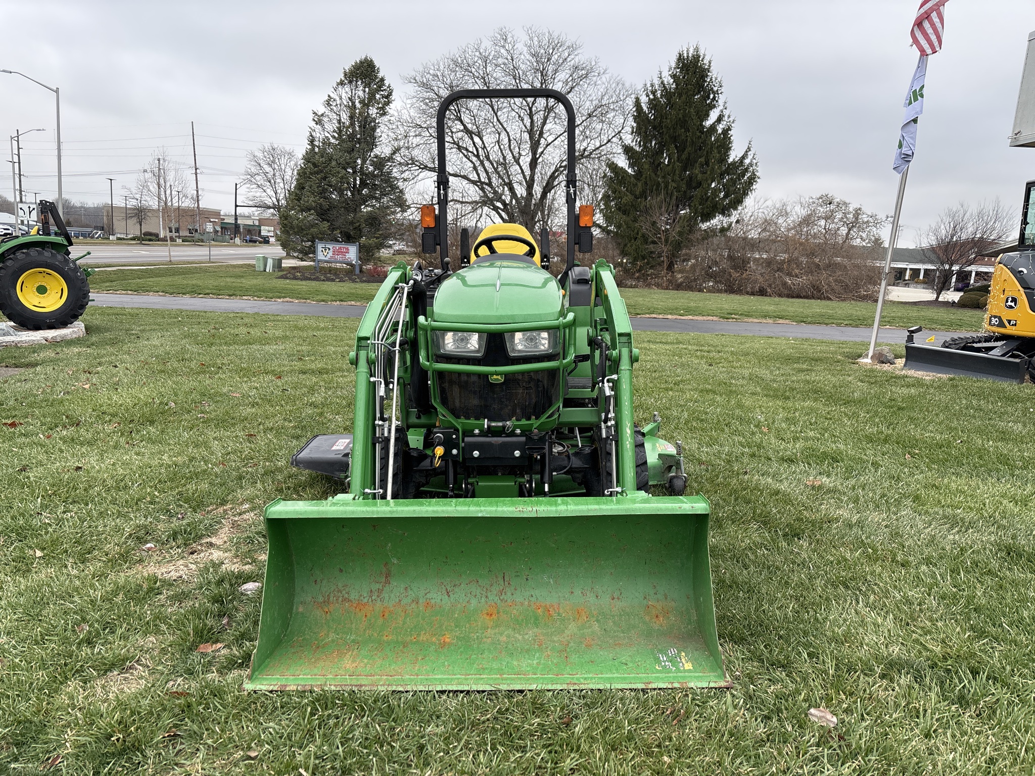 Used 2018 John Deere 2032R Compact Utility Tractors at Koenig Equipment in Lebanon, OH - PhotoXL0