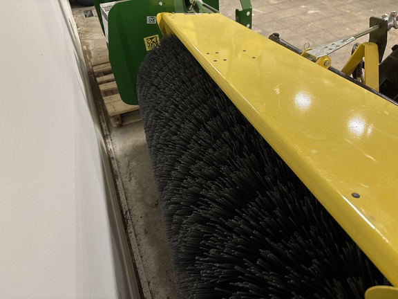 Used 2018 John Deere 2032R Compact Utility Tractors at Koenig Equipment in Lebanon, OH - Photo17