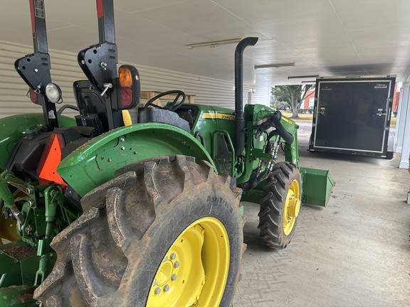 2022 John Deere 5075E Photo 3