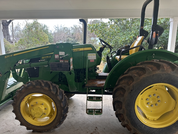 2022 John Deere 5075E Photo 2