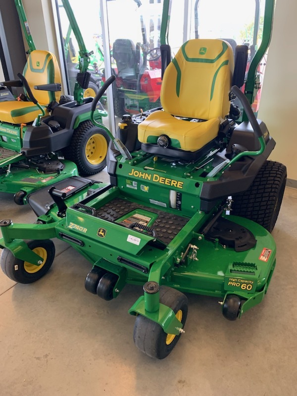 2025 John Deere Z740R Image 2