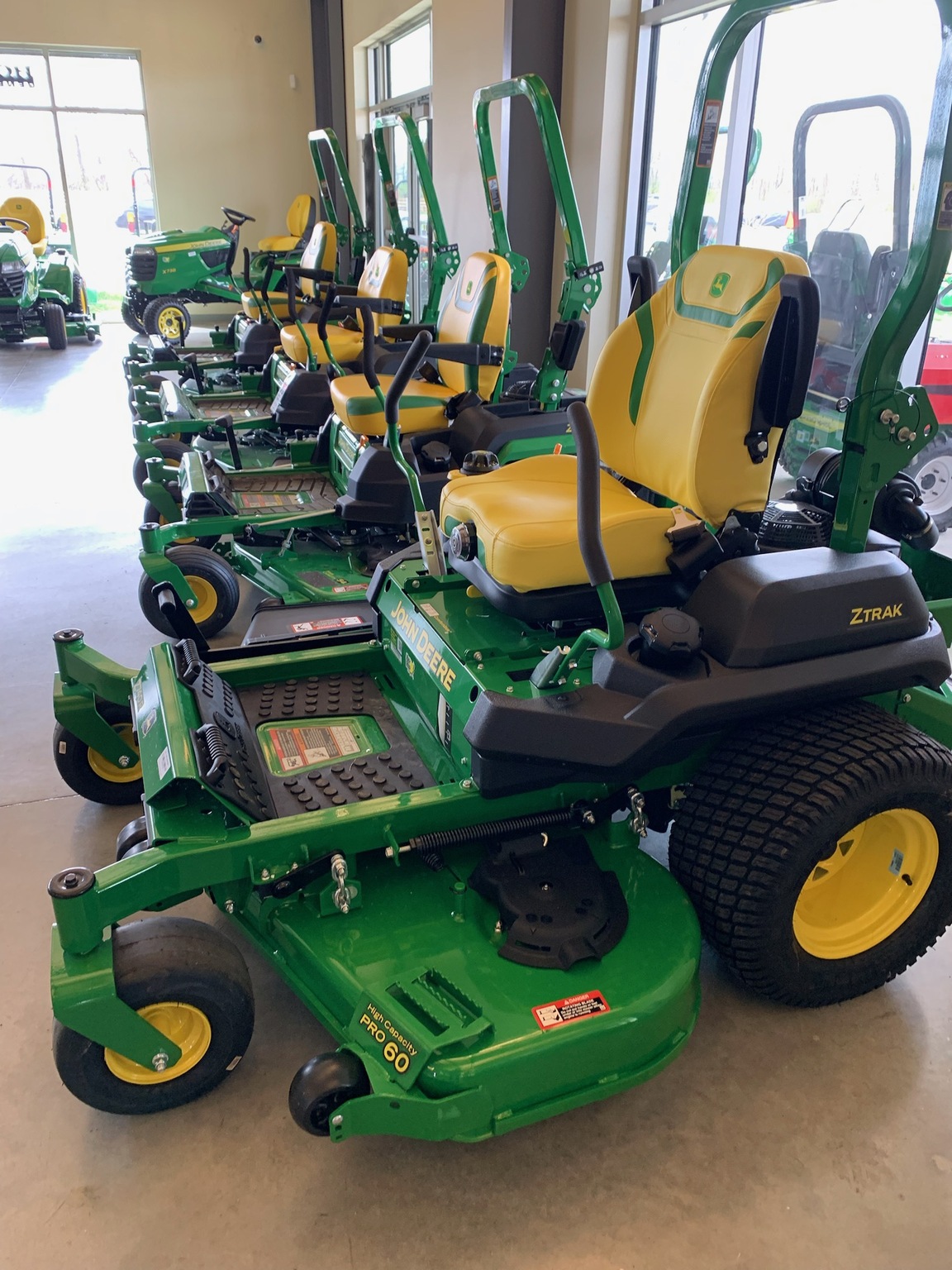 2025 John Deere Z740R Image 1