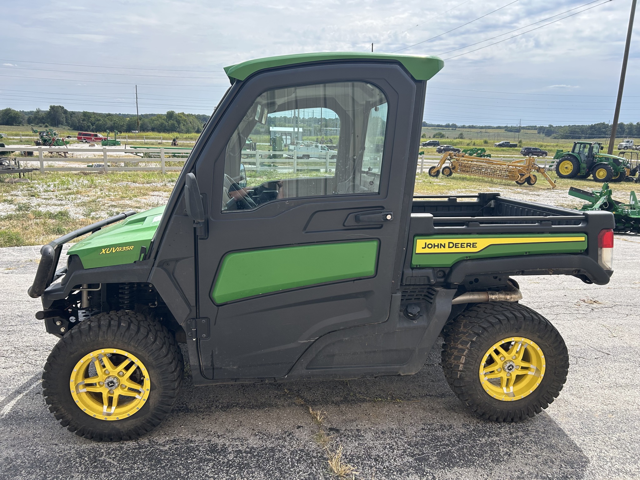 2024 John Deere XUV 835R at Heritage Tractor in Rogersville, MO