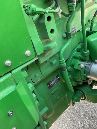 2023 John Deere 8R 340 Photo 2