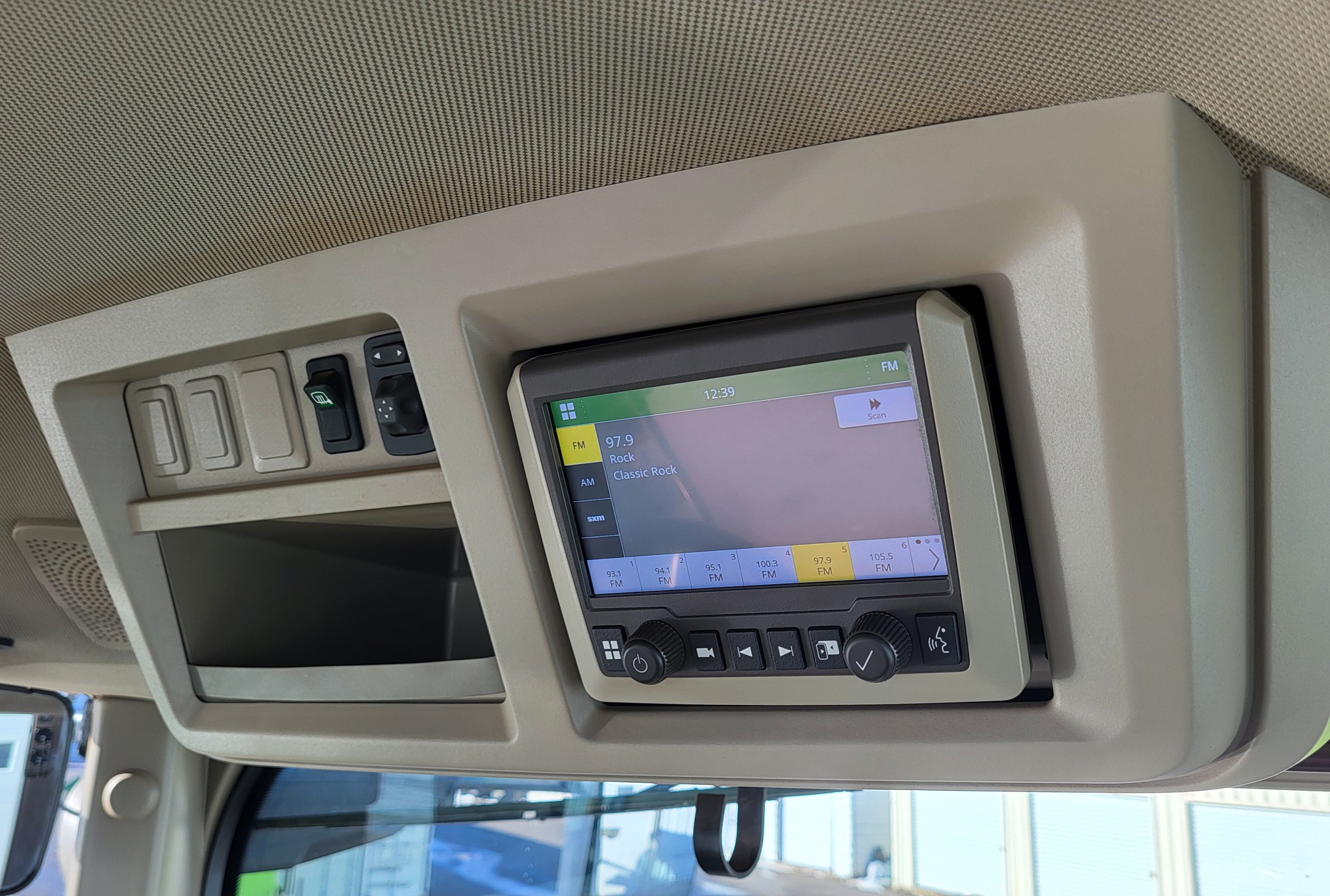 2022 John Deere 7R 350 Image 11