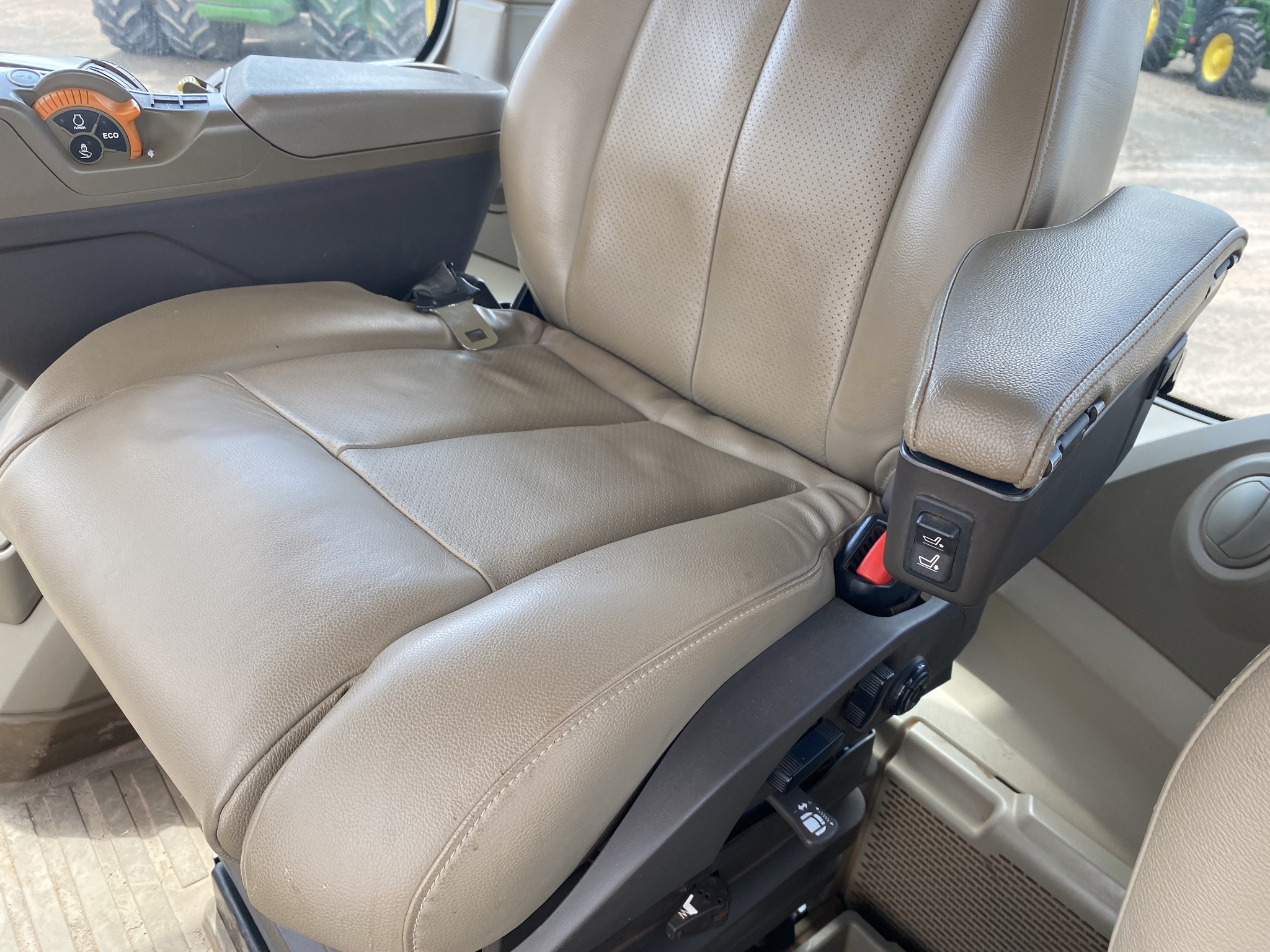 2022 John Deere 7R 350 Image 16