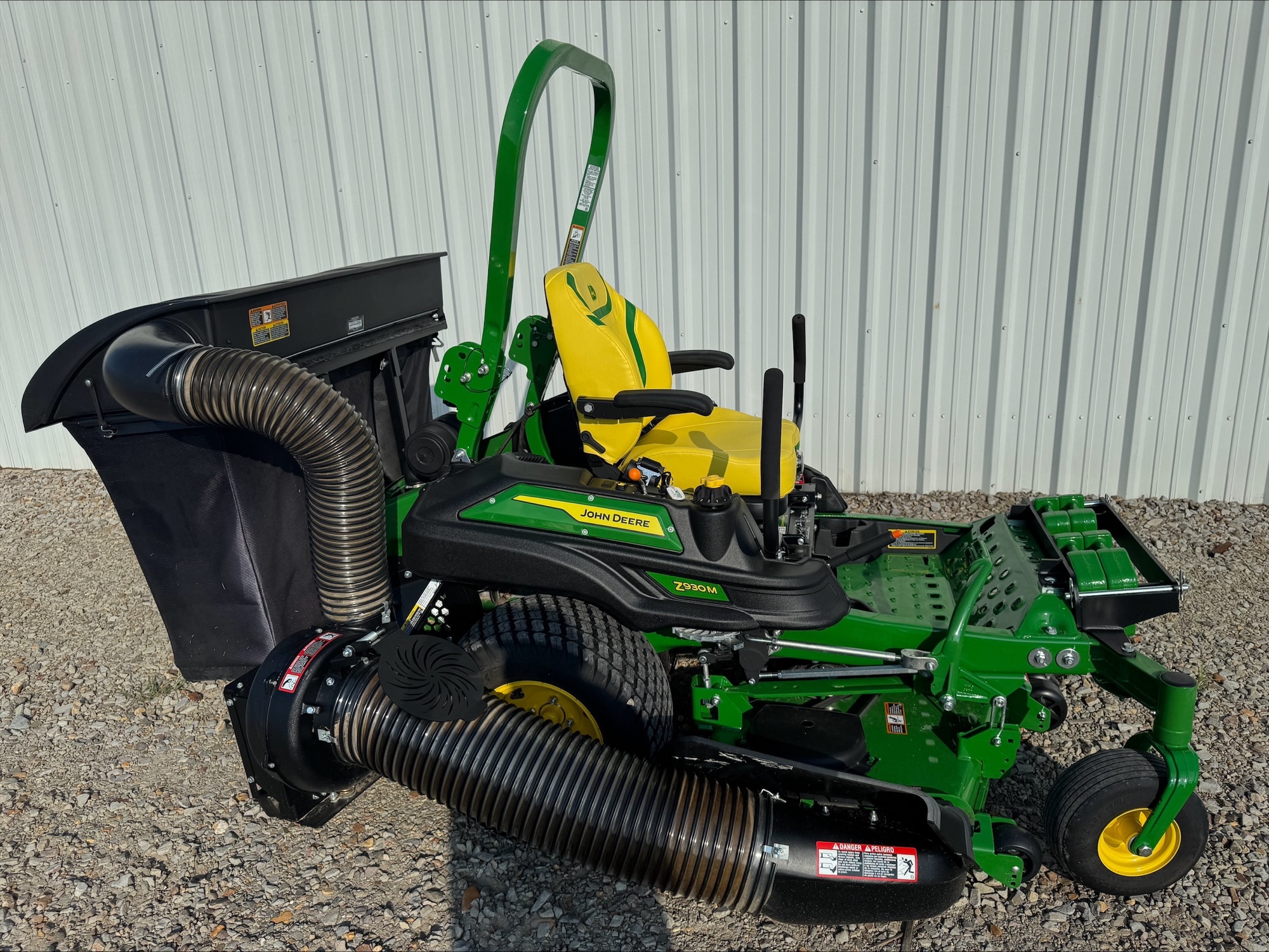 2024 John Deere Z930M Image 1