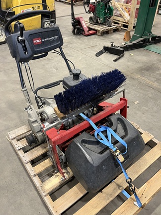 Used 2013 Toro FLEX 2100 Walking Greens Mowers at Horizon Ag & Turf in Calgary, AB - Photo2