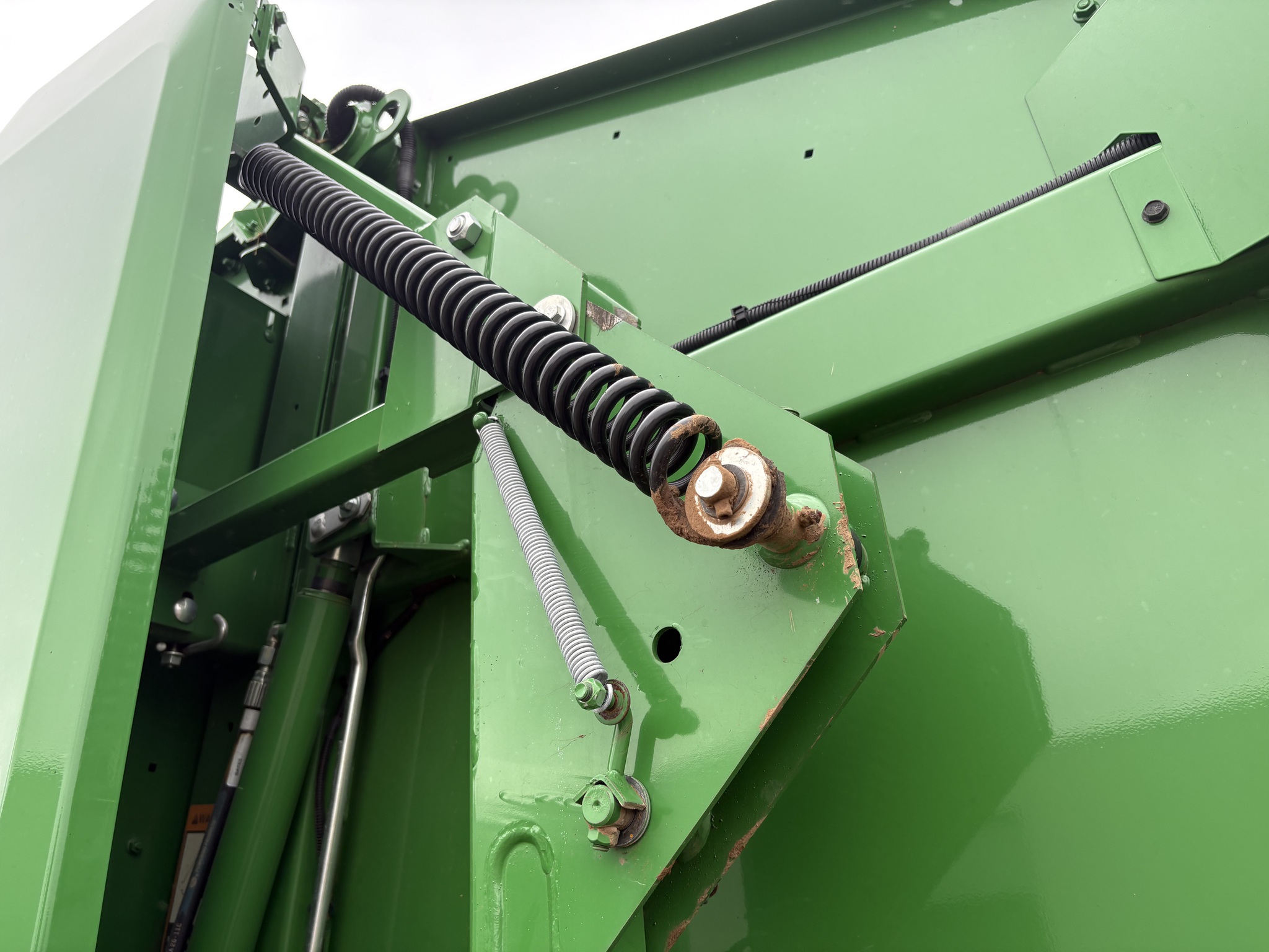 2021 John Deere 560M Image 16
