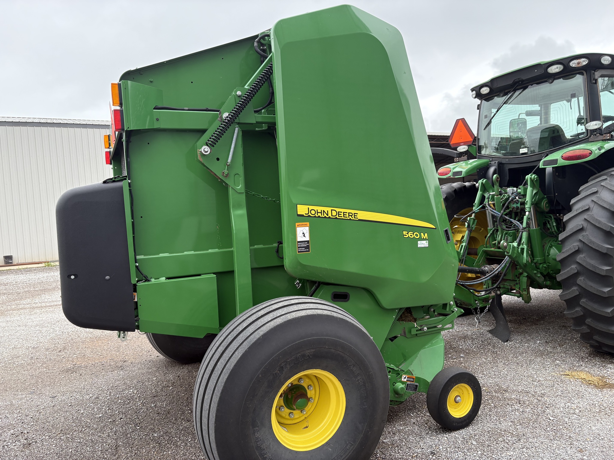 2021 John Deere 560M Image 4