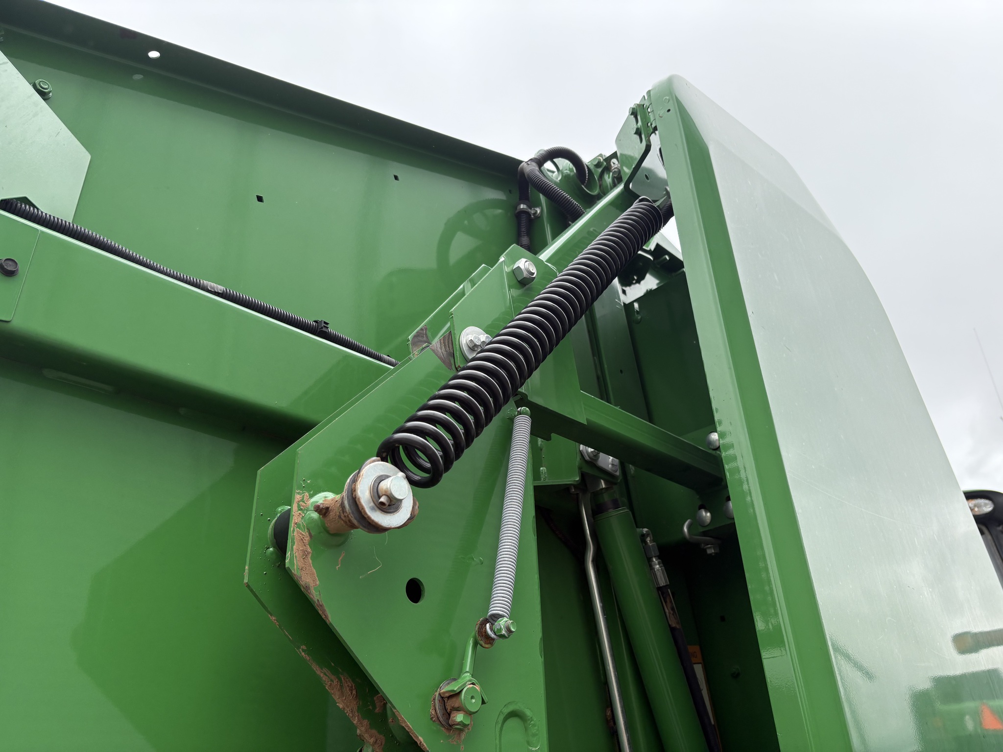2021 John Deere 560M Image 13