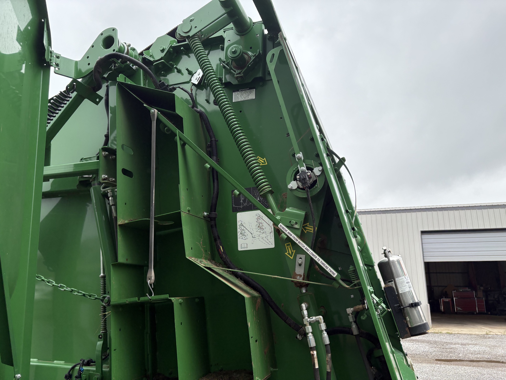 2021 John Deere 560M Image 12