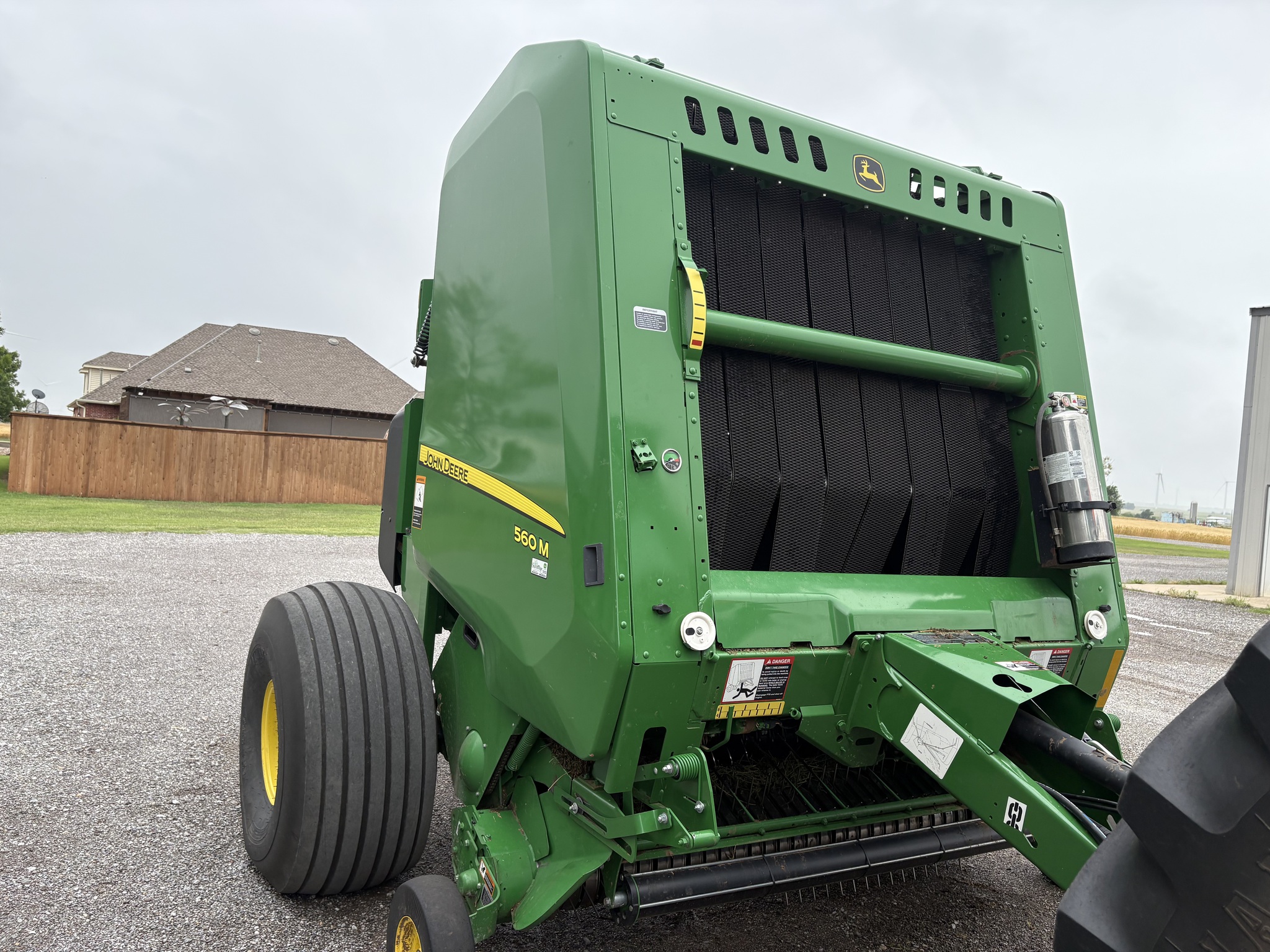 2021 John Deere 560M Image 5