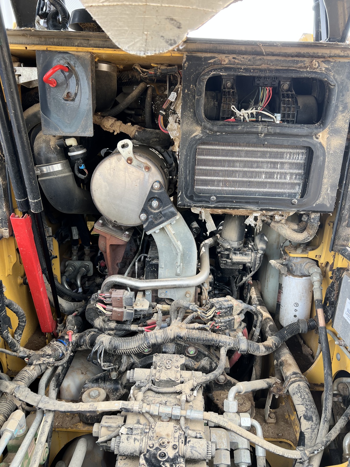 2023 John Deere 317G Image 22