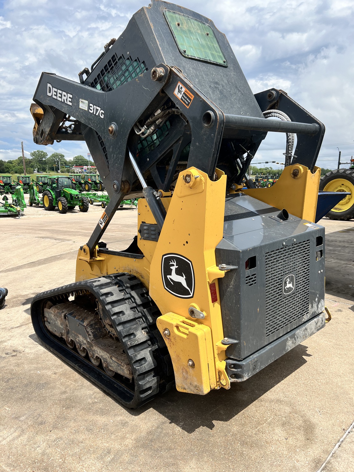 2023 John Deere 317G Image 7